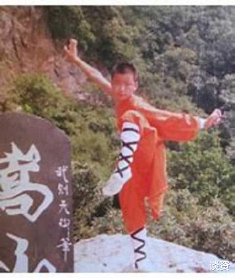 王宝强|王宝强近照曝光，气质大变样，既像苏醒又像汪小菲