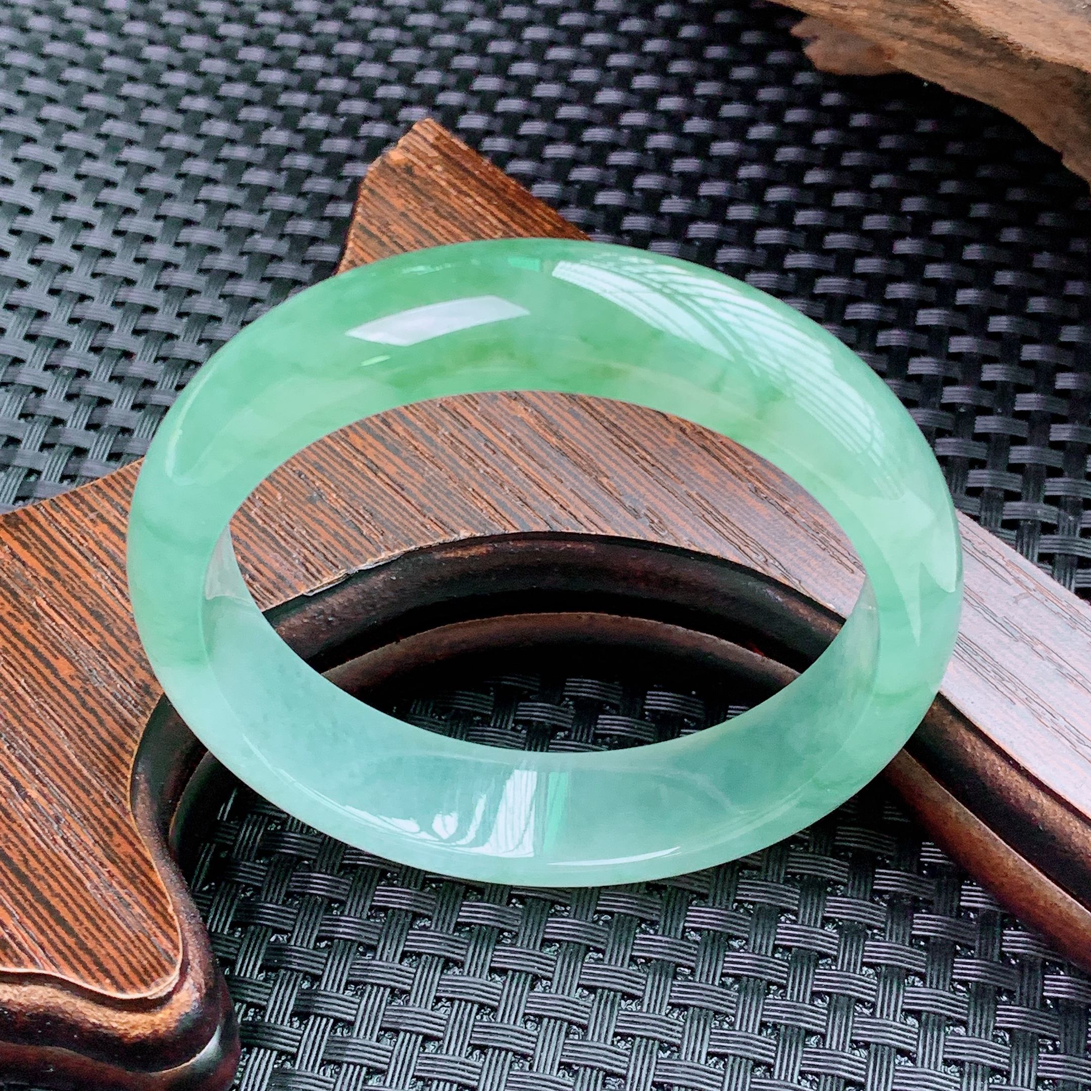 冰种翡翠|冰种翡翠的这几个收藏要点,你知道吗?