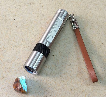 蜜蜡|有荧光反应就是真蜜蜡?没有就是假的?大错特错!