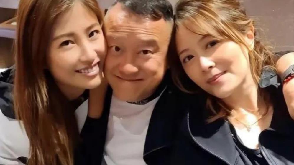 曾志伟|当年曾志伟喝醉趁丘凯敏不备拽下她的裤子，又追着曾华倩满场跑