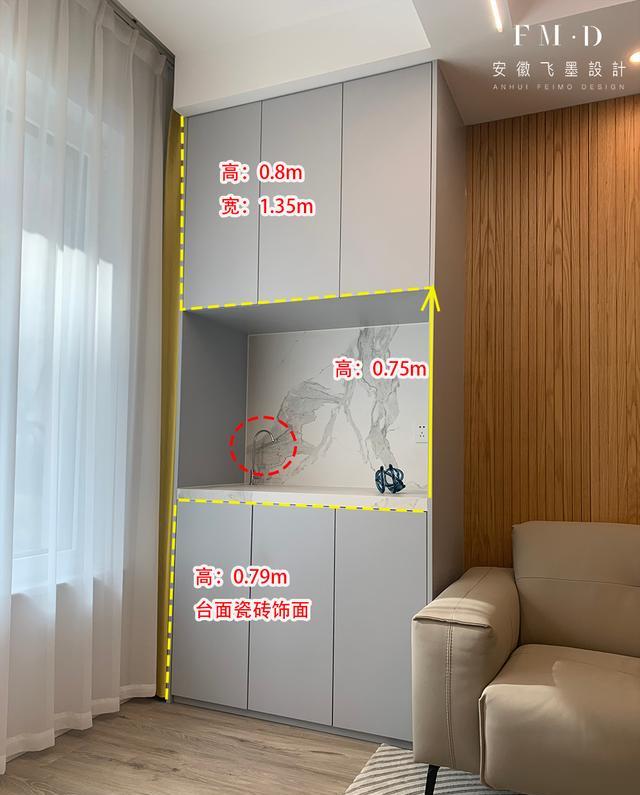 我家甘心没有西厨,装三段式柜子占地1,多个水吧台也能丰富生活