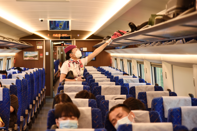 贵州旅游|贵州旅游复苏增长“高铁游”成暑运热潮