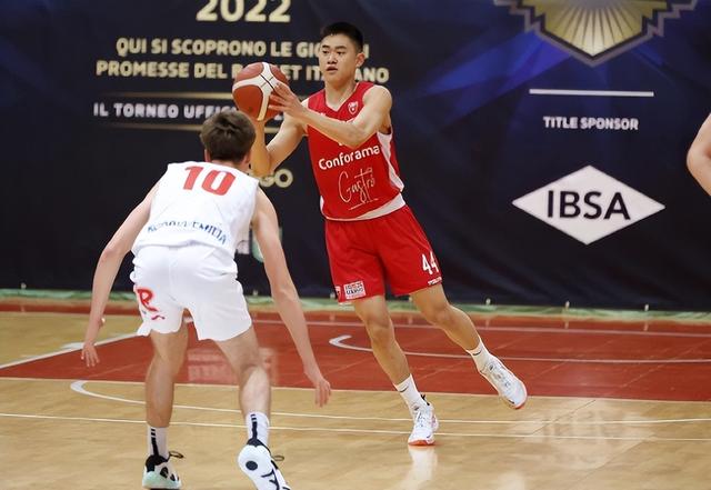 中国男篮|中国男篮又一天才后卫横空出世！16岁越级打U19，轰21+7闪耀欧洲
