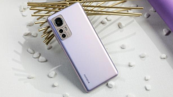 小屏|想要小屏旗舰的看过来，性能强悍，手感舒适，价格才是亮点