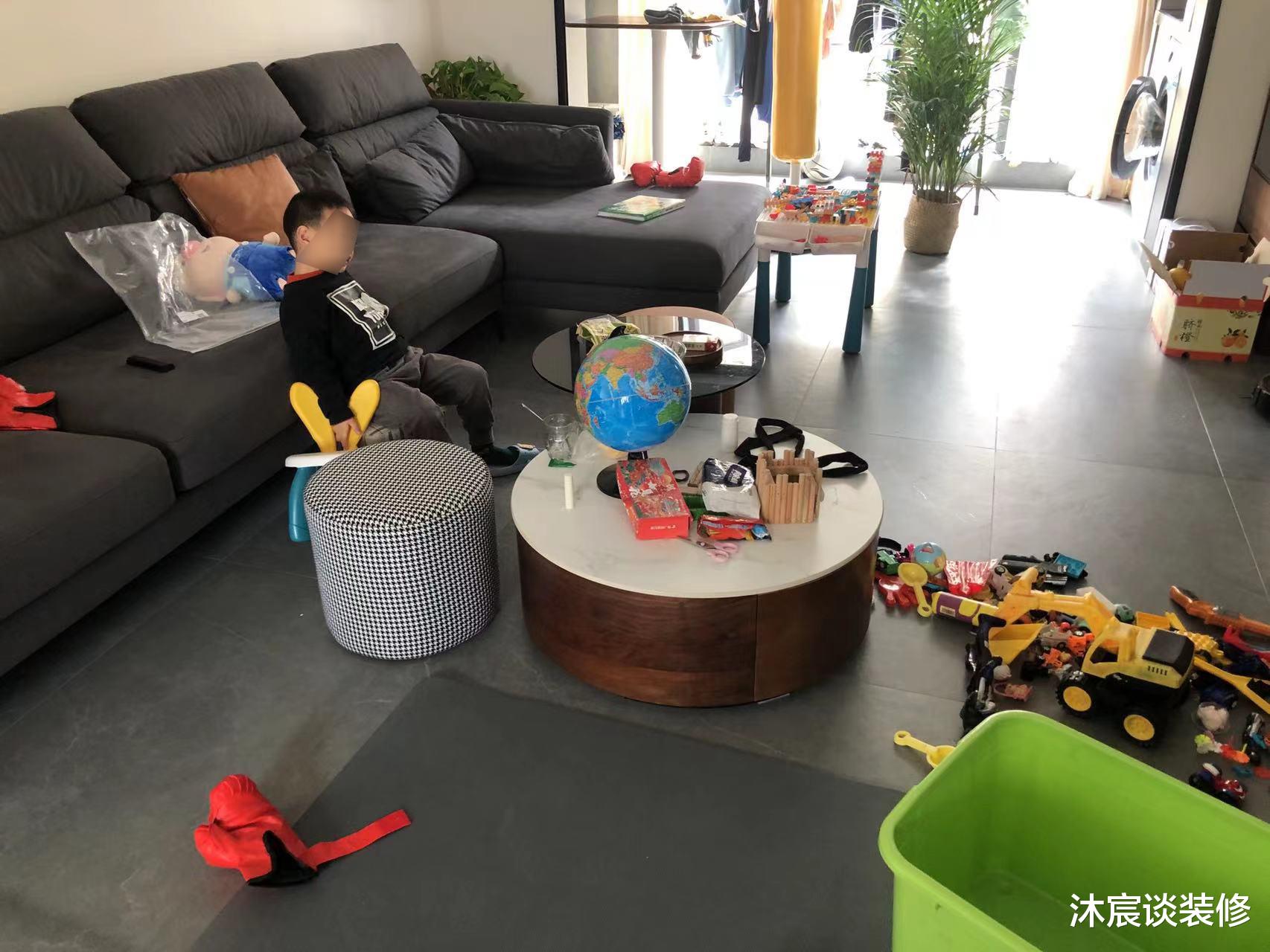 装修时小心翼翼,没想到有了孩子后,引以为傲的房子简直一言难尽