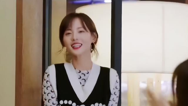 张嘉倪|张嘉倪意外发现怀2胎，身边人劝自己不要！曾挺孕肚踩高底鞋拍摄