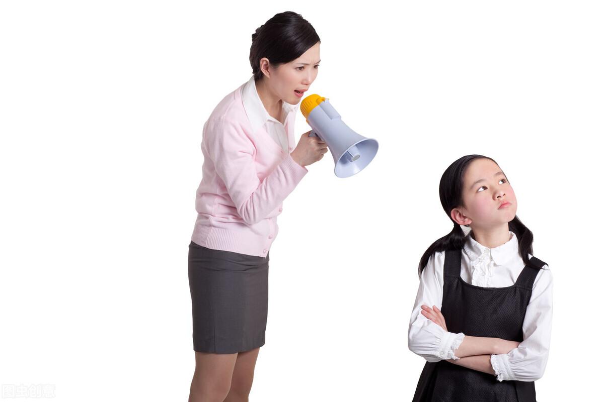 “妈妈别打了,我不买了”,6岁女孩求饶背后是父母失控的焦虑