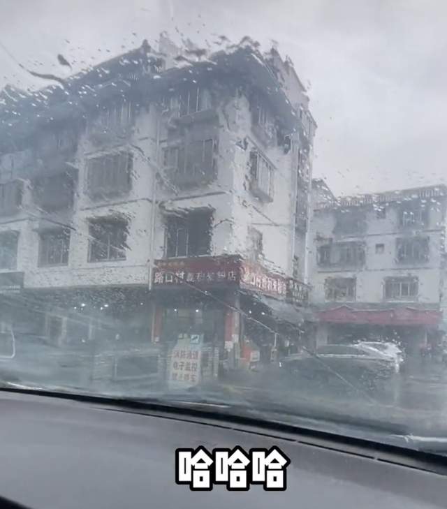 李国麟|68岁港星李国麟现身内地农村,买12元桂林米粉,蹲门口嗦粉不讲究