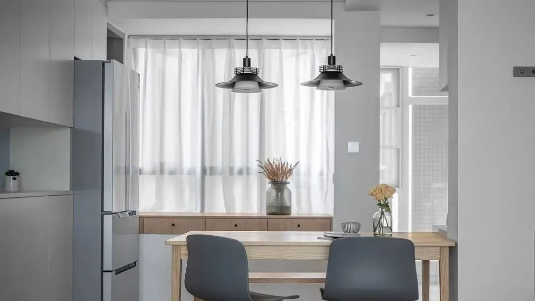 95㎡现代北欧,开放式客餐厅阳台,效果宽敞明亮!