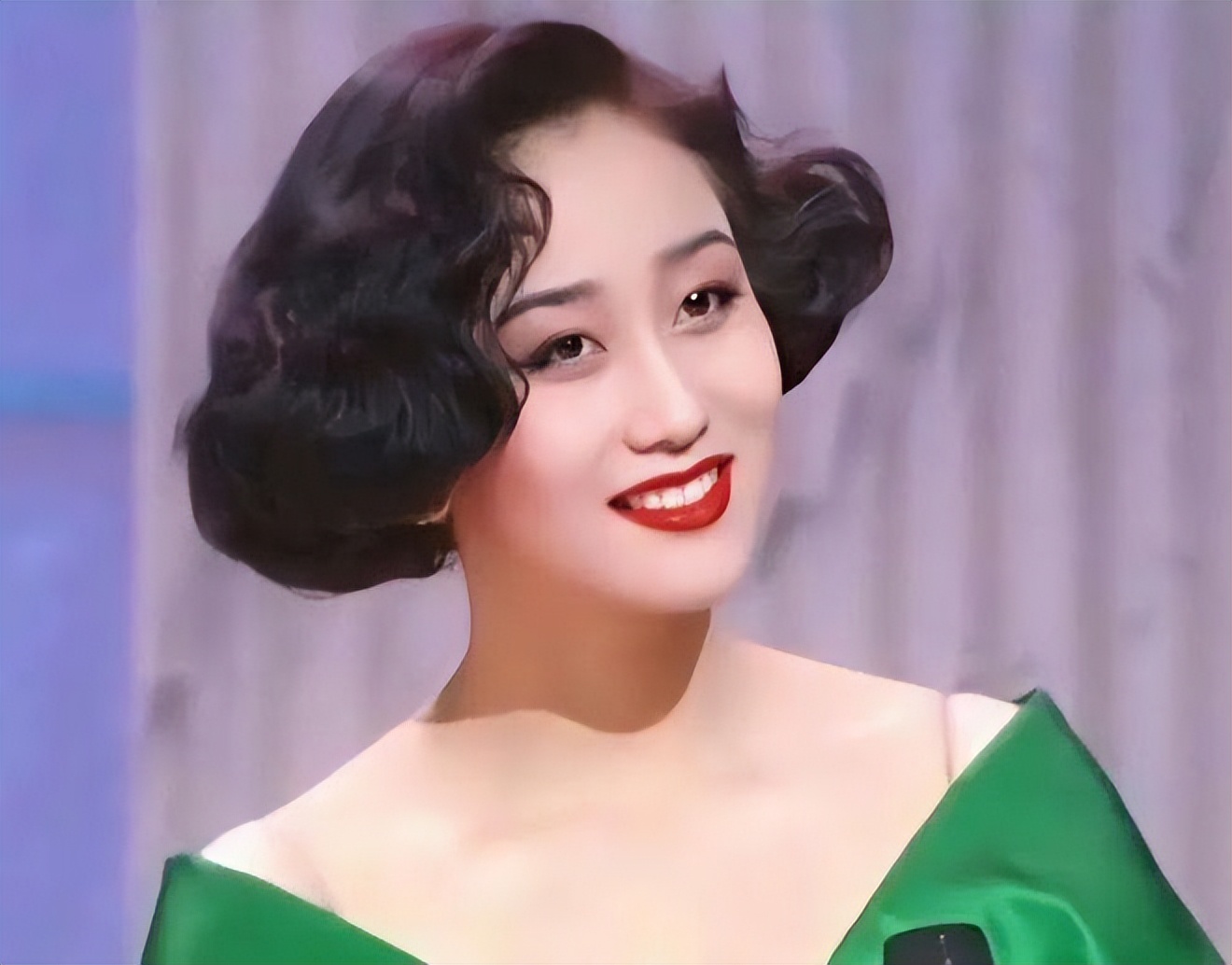 李连杰|同样是李连杰的基因,为何黄秋燕的女儿和利智的女儿差别这么大?