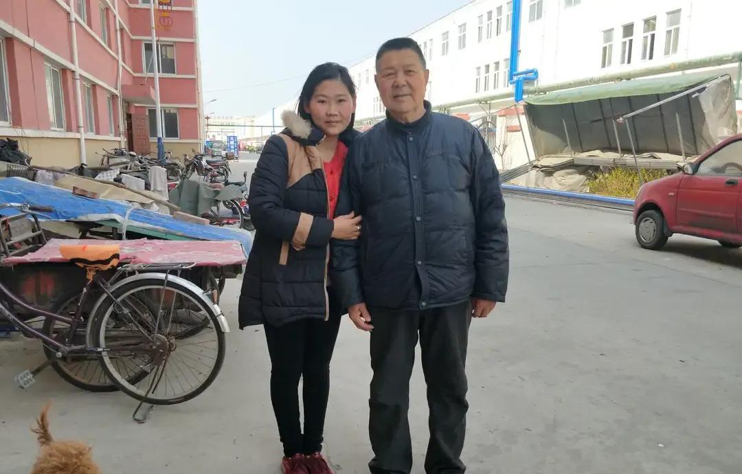 你陪我青春,我伴你晚年:山东一31岁女孩与77岁男友爱情长跑11年的故事
