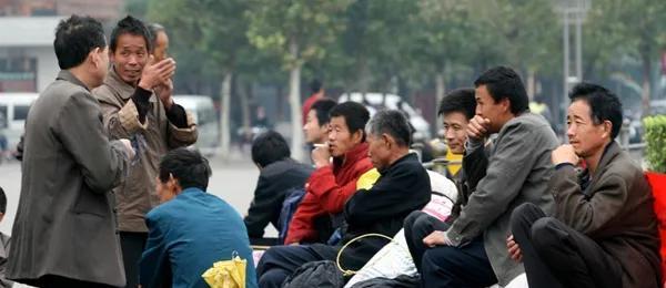 购房置业|为啥农村人都向往都市生活，而买房后又想回到农村生活呢？