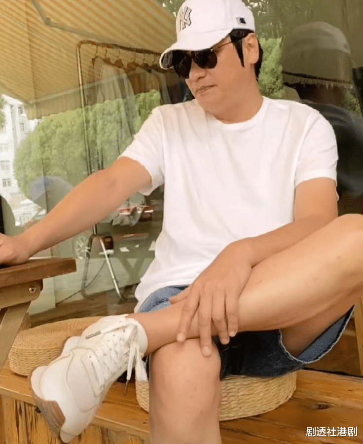 罗嘉良|视帝罗嘉良罕见晒近况！59岁老态尽显，皮肤松弛，大理避暑心情好