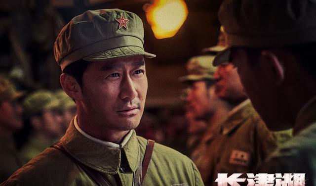 夏梦|《新蝙蝠侠》破2.48亿美元，《长津湖》也压不住，年度冠军稳了