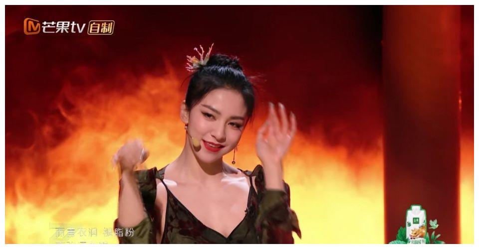 《乘风破浪》三公演出,《佳人》出奇迹,唐诗逸真的会发光。