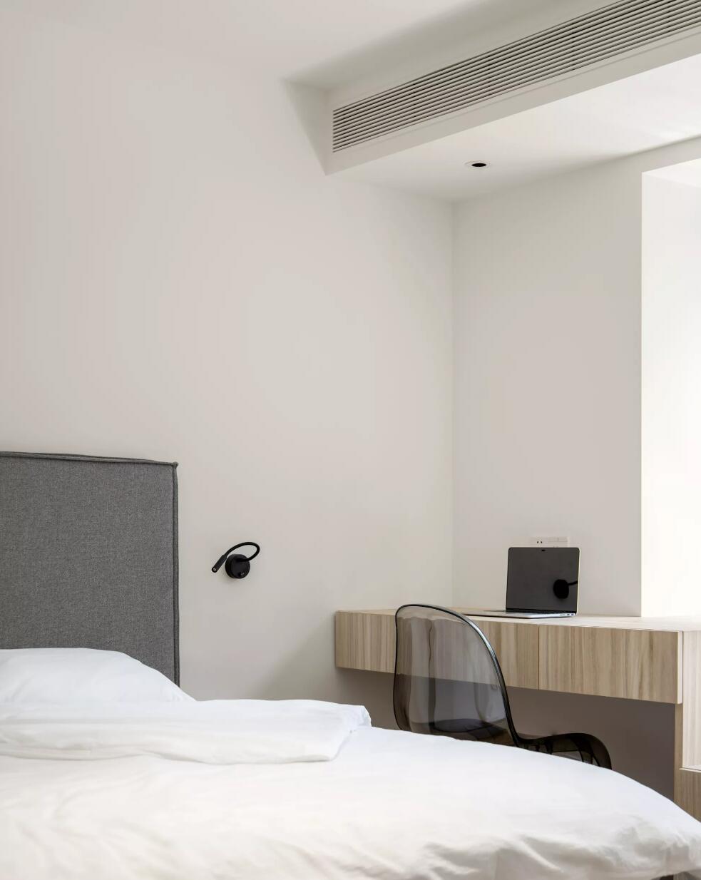 难怪现在客厅都不摆茶几了!看了她140㎡家,才发现有多舒适