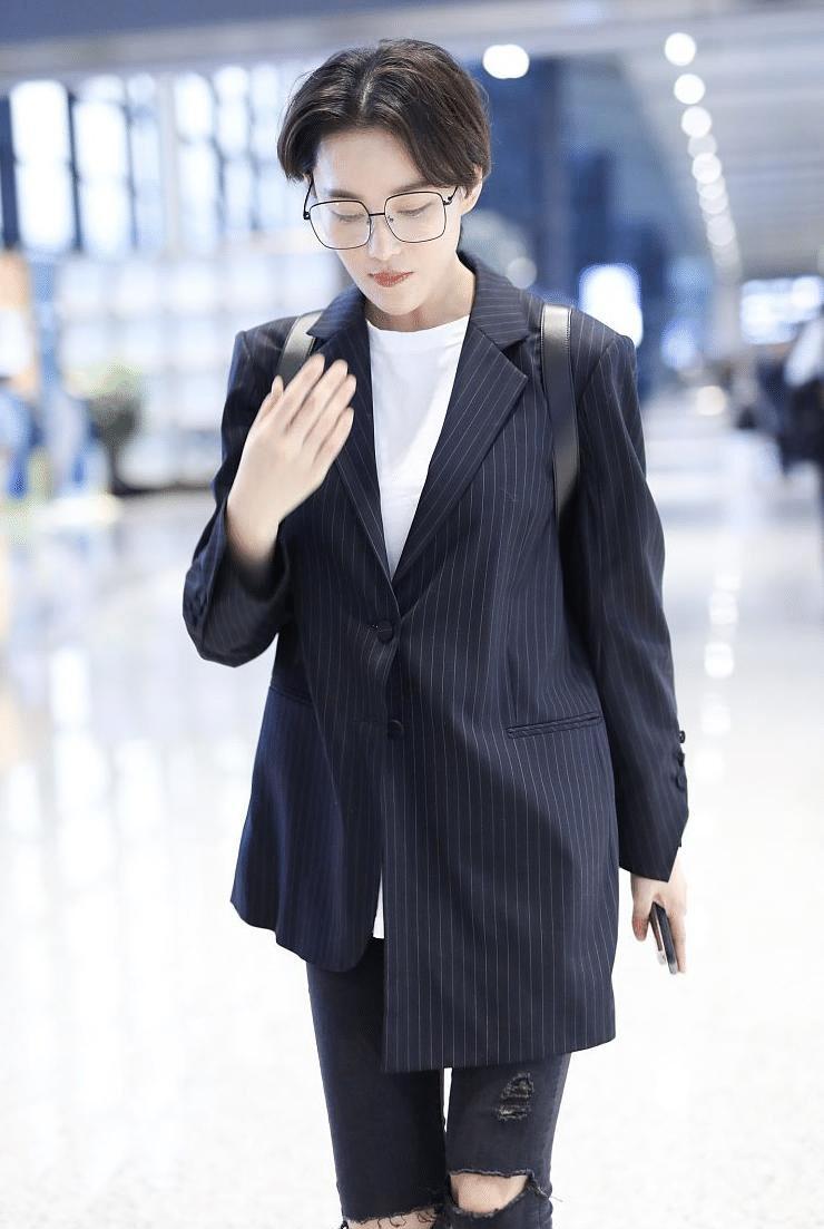 运动 18岁的吴绮莉太美！五官精致“水光肌”衬气质，连男士头都能驾驭