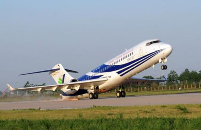 华硕|美国5G逼停上千飞机,而我国建设了全球70%+5G基站,却不受影响?