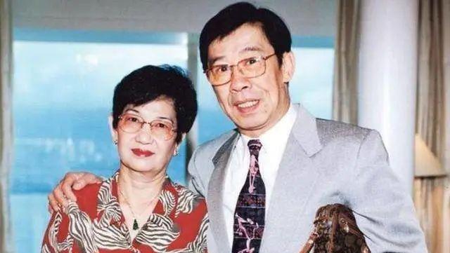 阿凡达2|10位港星的老年生活：胡枫开演唱会，朱咪咪买联排别墅