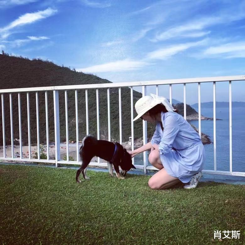 赵丽颖|李嘉欣低调富豪公公:拥有百套豪宅与李嘉诚为邻,却独宠妻子一生