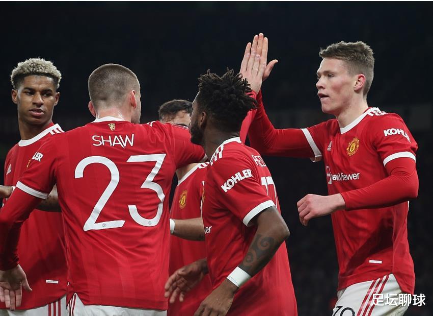 曼联|2-0踢成1-0!C罗门前2米错失必进球,一脸郁闷,8分钟后曼联狂欢
