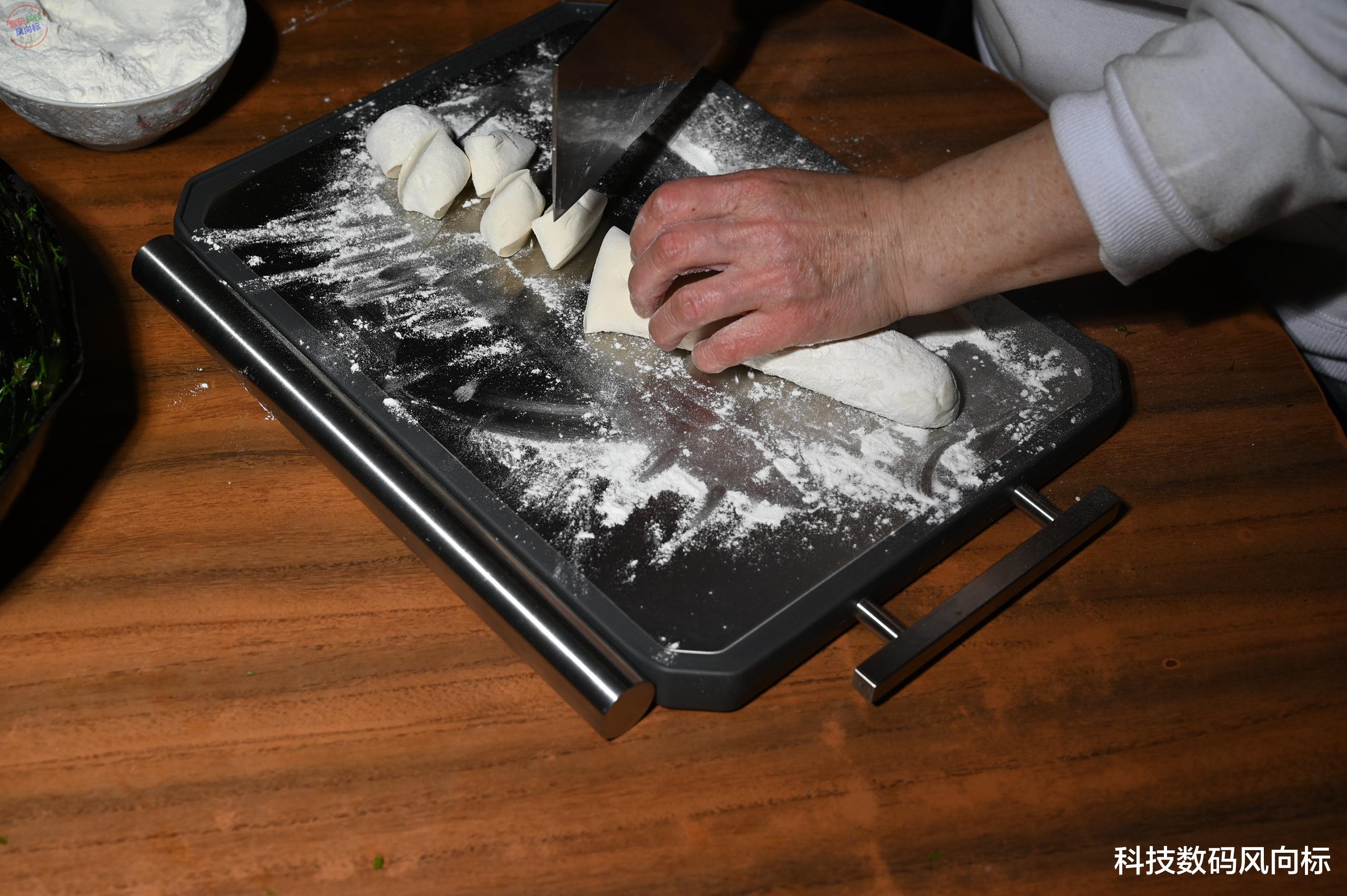 更卫生的双面菜板,抗菌能力真不错,康巴赫双面抗菌不锈钢菜板体验