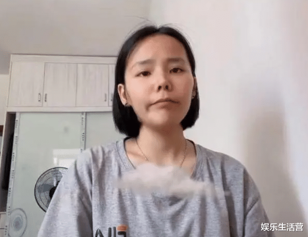 杜新枝|许妈姚爸穿田静买的新衣踏青,杜新枝吃饼回怼黑粉,网友:都是命