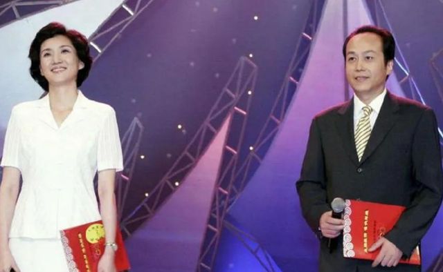 央视|央视主持人李修平:2段婚姻,二婚大10岁丈夫,59岁没孩子也幸福