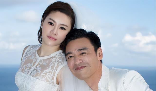 温兆伦|“败家名媛”章小蕙：买垮两位亿万老公，负债2.5亿终逆袭成女王