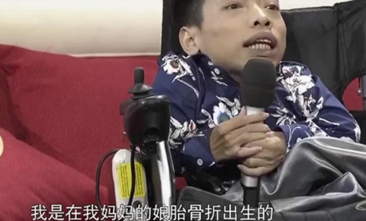 “轮椅总裁”李创利:身高不到一米娶一米七秘书,今儿子比他还高