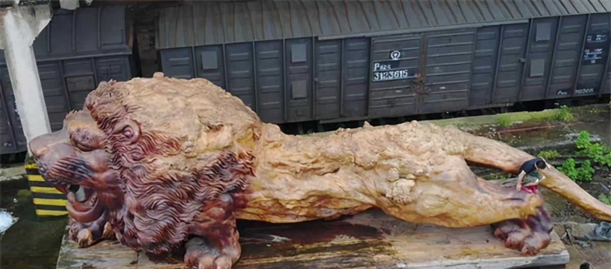 根雕|投200万雕一巨狮300万没卖，开价1000万没人要当成废品搁置5年