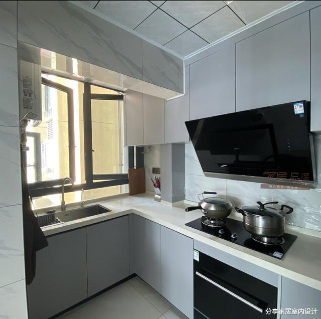 89平小三房装修现代简约风格,花了19W,把客厅阳台封起来太爽了