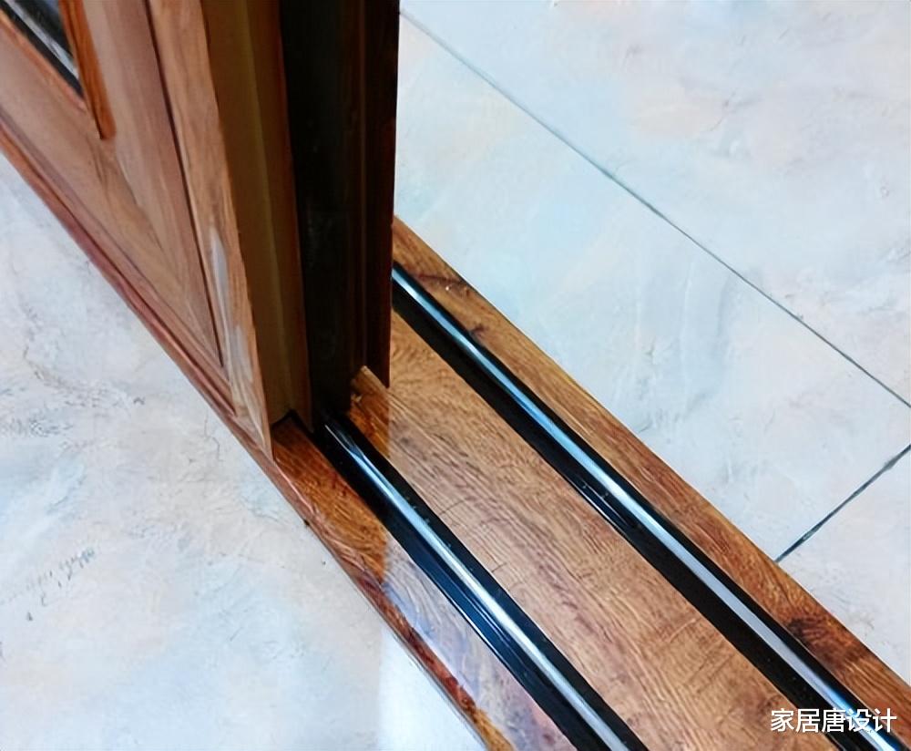 推拉门选吊轨还是地轨?分别使用半年后,终于有了答案!