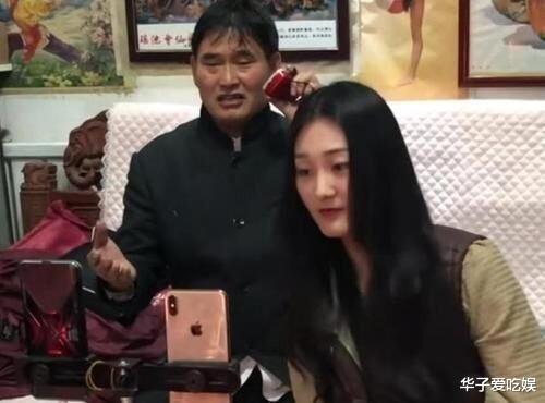 朱单伟|朱单伟疑交新女友,双方穿情侣装举止亲密,网友:比陈亚男善良!