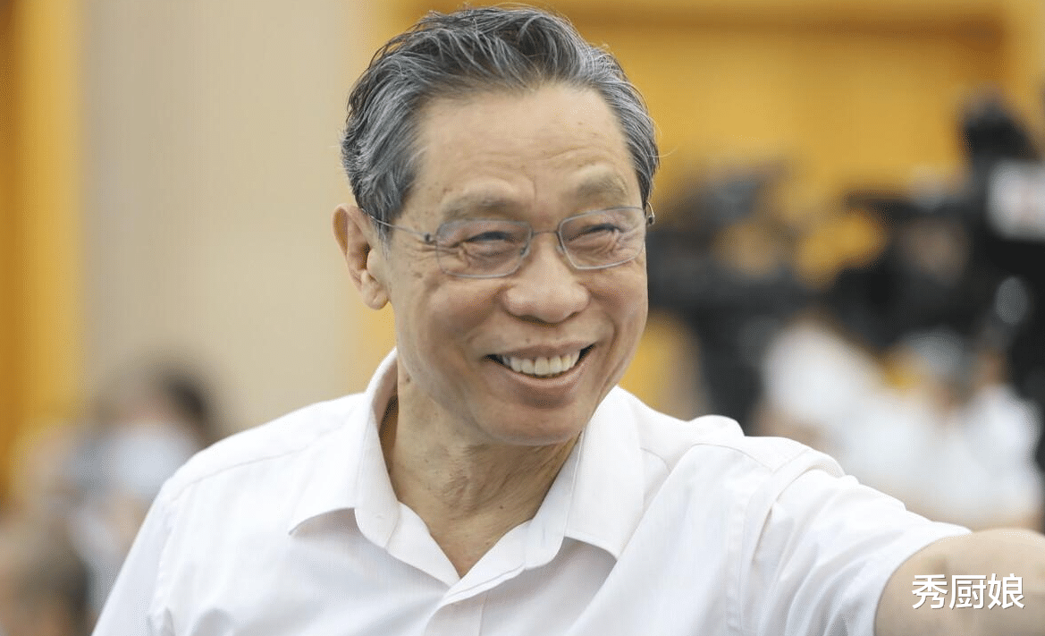 中老年人要“养骨”,除了喝牛奶,多吃3样,腿脚有劲,身体强健