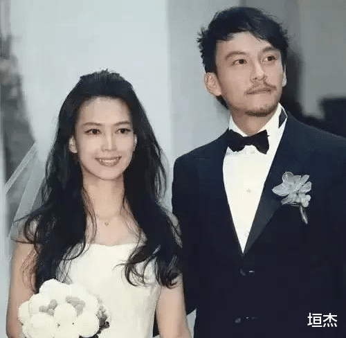钟镇涛|6位娶了“自家经纪人“的男星，个个出乎意料，对对幸福美满