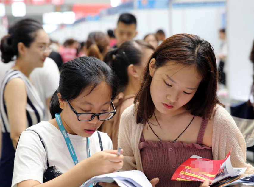 大学生|大学生就业时，选择“校招还是社招”？211学姐一语道破玄机