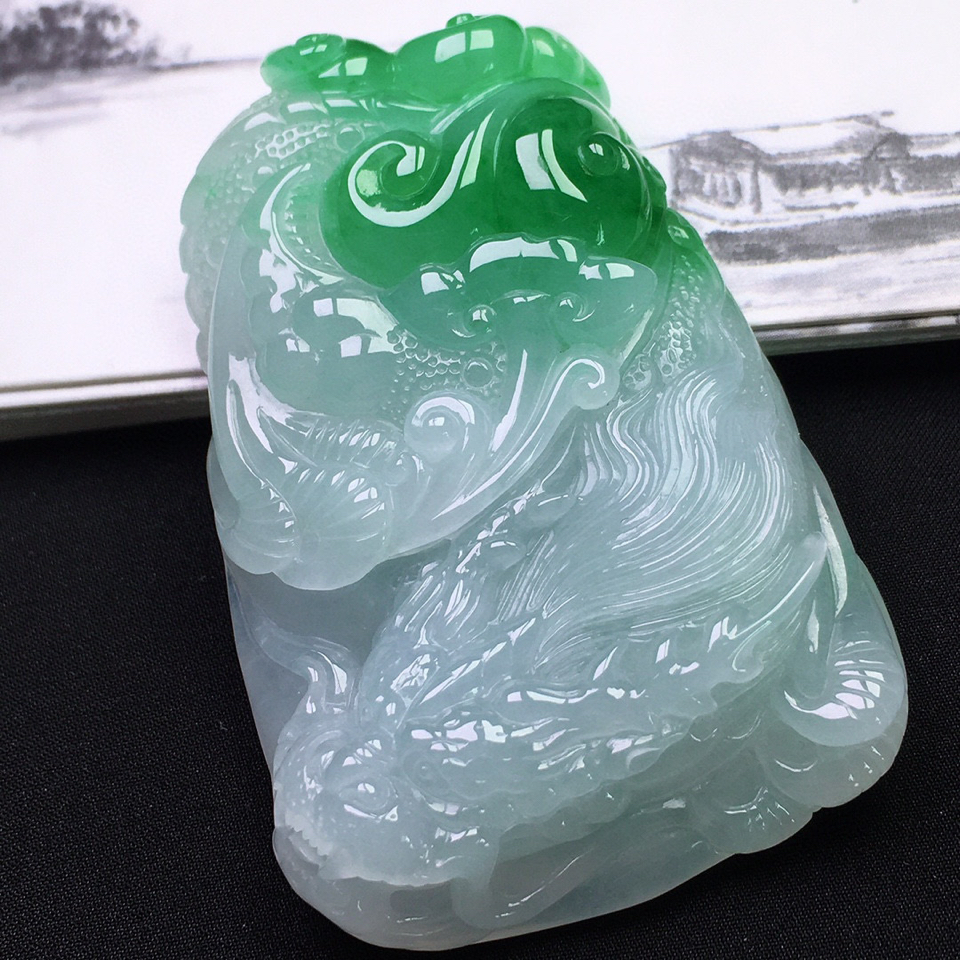 翡翠|霸气侧漏的「翡翠龙牌」有什么寓意?适合哪些人群佩戴?