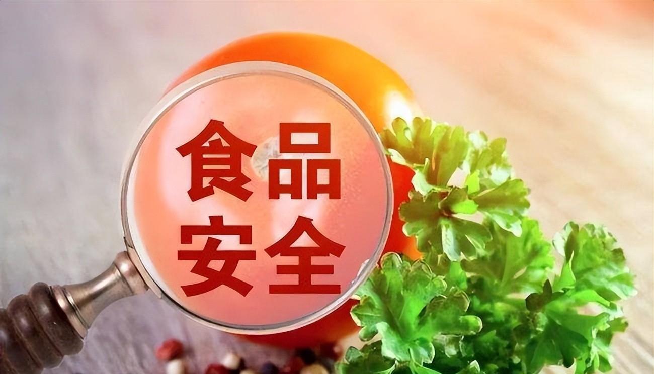 一家三口吃自热火锅中毒!自热类食品还能吃吗?远比你想的更危险