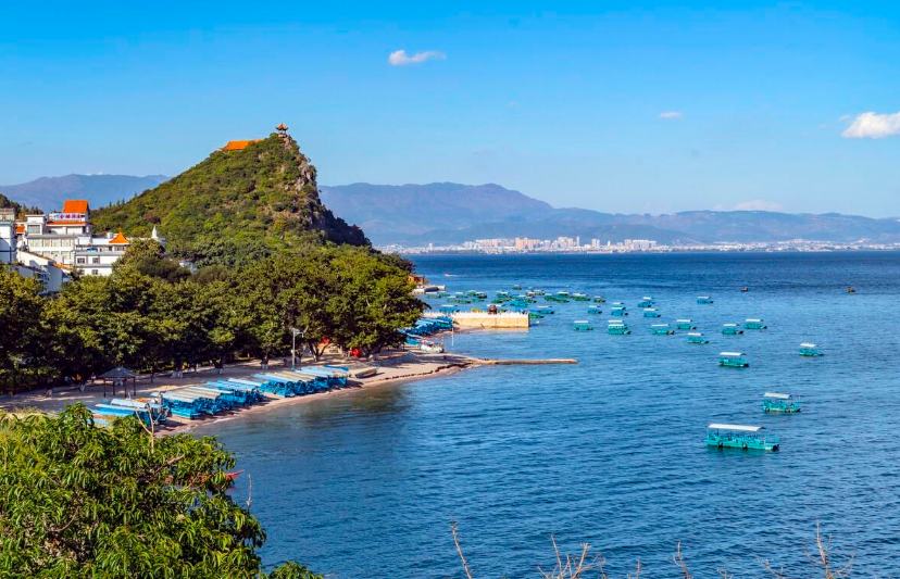 |澄江: 有海的湖泊之称, 是一座很美丽的水上之城