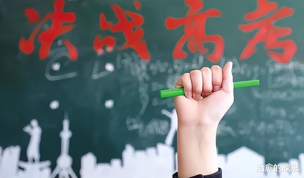 回顾名牌大学女生,被男友抛弃后精神失常,让流浪汉捡走生了孩子