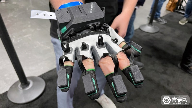 iPhoneSE|GDC 2022：Manus展示全新五指追踪电磁VR手套