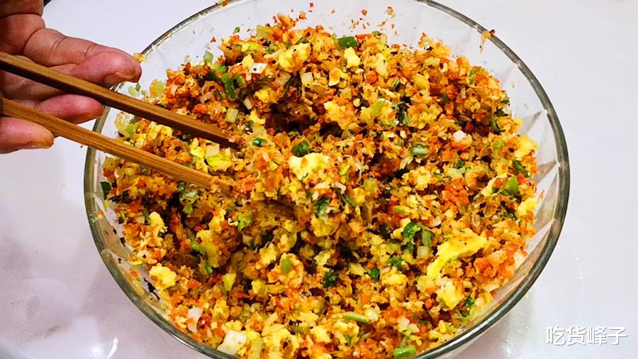 包饺子，芹菜韭菜靠边站，用它做馅鲜美多汁，香而不腻，比肉饺子香，不懂吃可惜了~