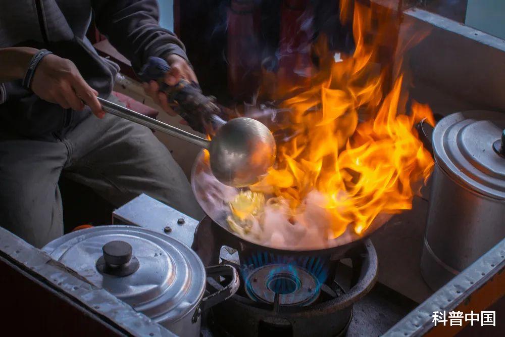 眼眶肿瘤|几乎每个打工人都吃过的“预制菜”,对健康有什么影响?