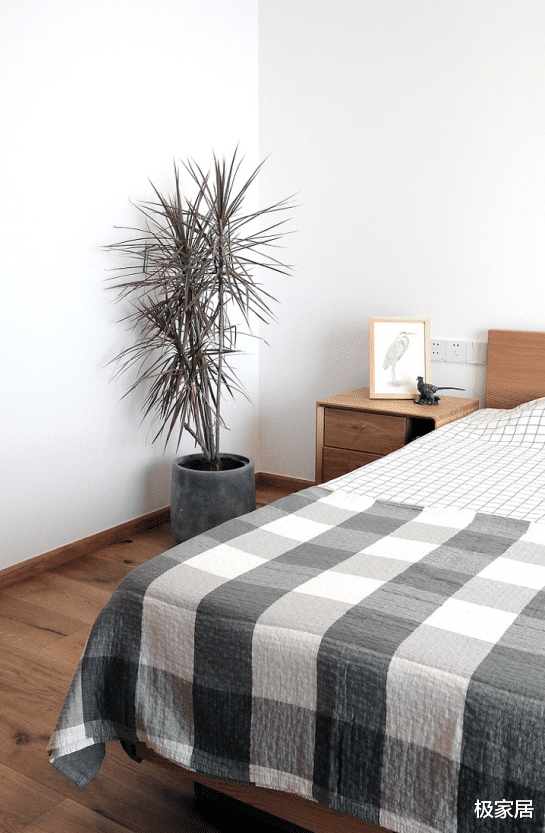 小夫妻在福建的家，没有电视也没有沙发，却高级到让邻居羡慕！