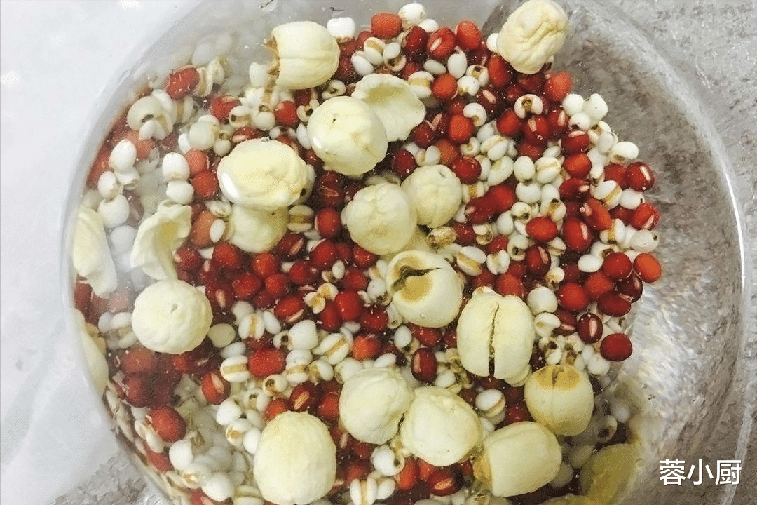 立春养生，饮食宜“少酸辣多辛甘”，2菜2肉2果要多吃，安稳过春