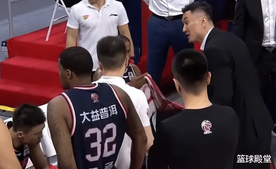 广东男篮|辽宁完虐广东！替补仍碾压，莫兰德+付豪蜕变太无解，赵睿被肘伤