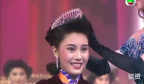 街拍|最美港姐!52岁李嘉欣坐游艇出海,大病恢复状态佳,魅力不减当年