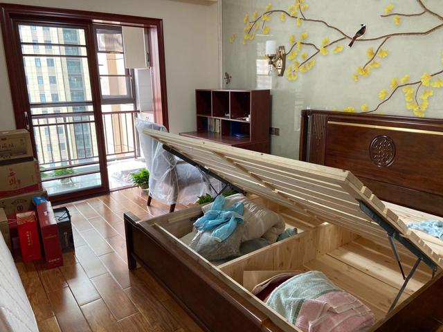 邻居的新中式新房装修完毕，果然清新脱俗，自己忍不住跟着装了