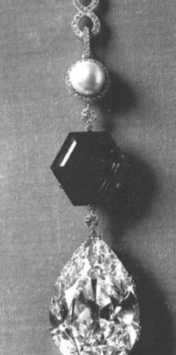 劳斯莱斯库里南|媲美女王的库里南三号，让“辣妹”黯然失色，东方之星有什么来头